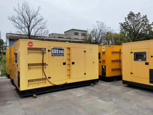 蒙自干式空气滤清器和湿式空气滤清器有什么区别？