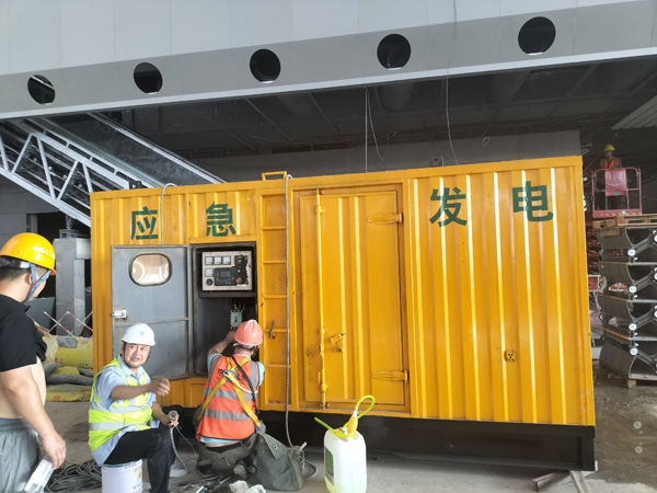 蒙自怎样判断空气滤清器是否需要更换？